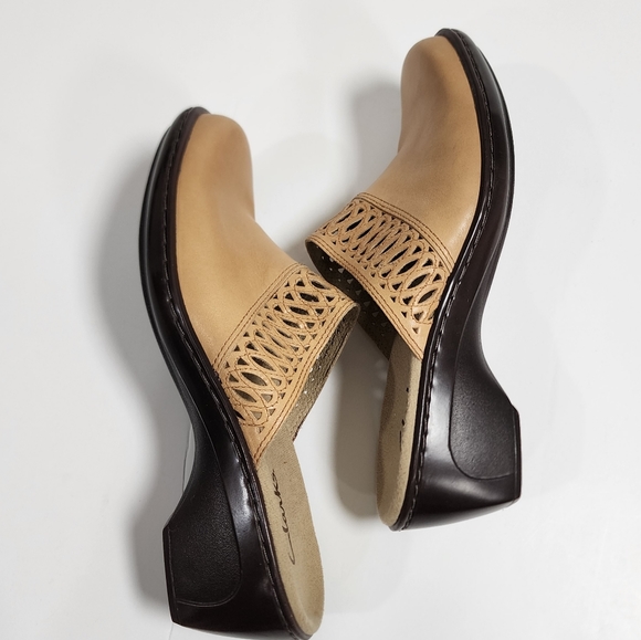 Clarks laser-cut tan leather slip-on mules womens size 9 - Picture 4 of 14